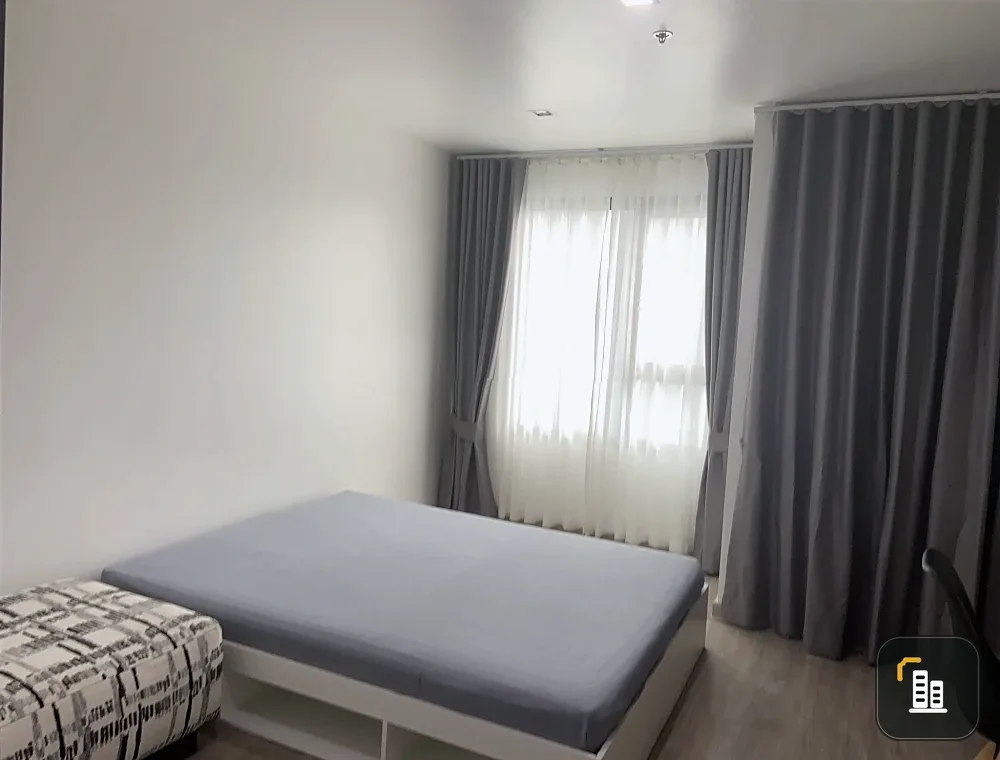 For rent: Life Ladprao, a nice room with complete furniture and electrical appliances. Don't miss out on this great deal.