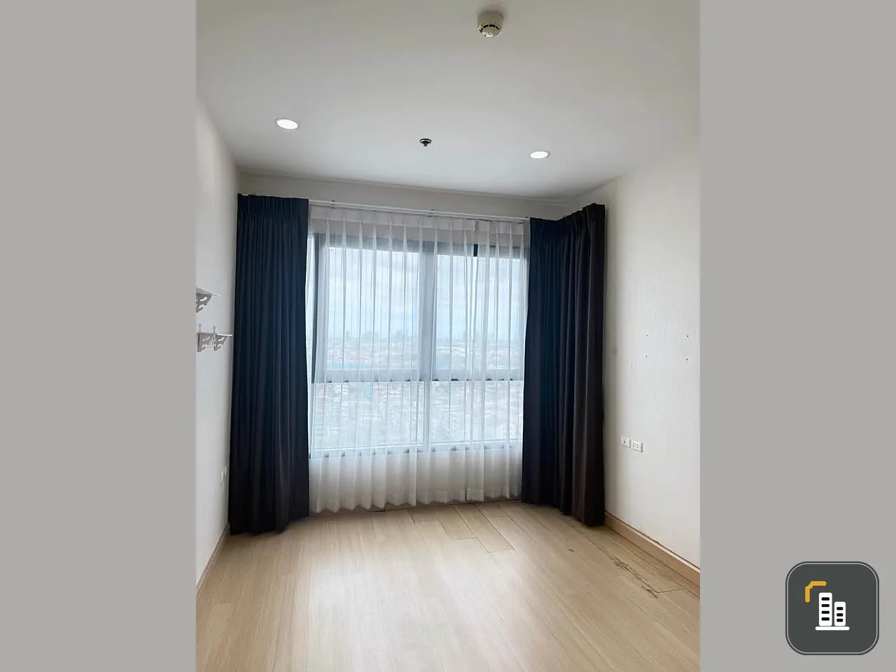For sale, for rent Supalai Loft Yaek Fai Chai Station, spacious room, lots of usable space, those who like to decorate rooms should not miss it, good