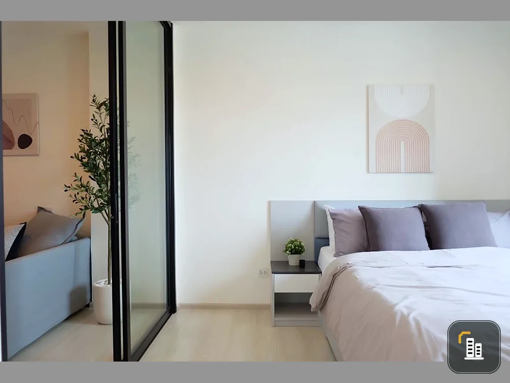 For rent: Life Asoke, ready to move in, furnished, just bring your bags.