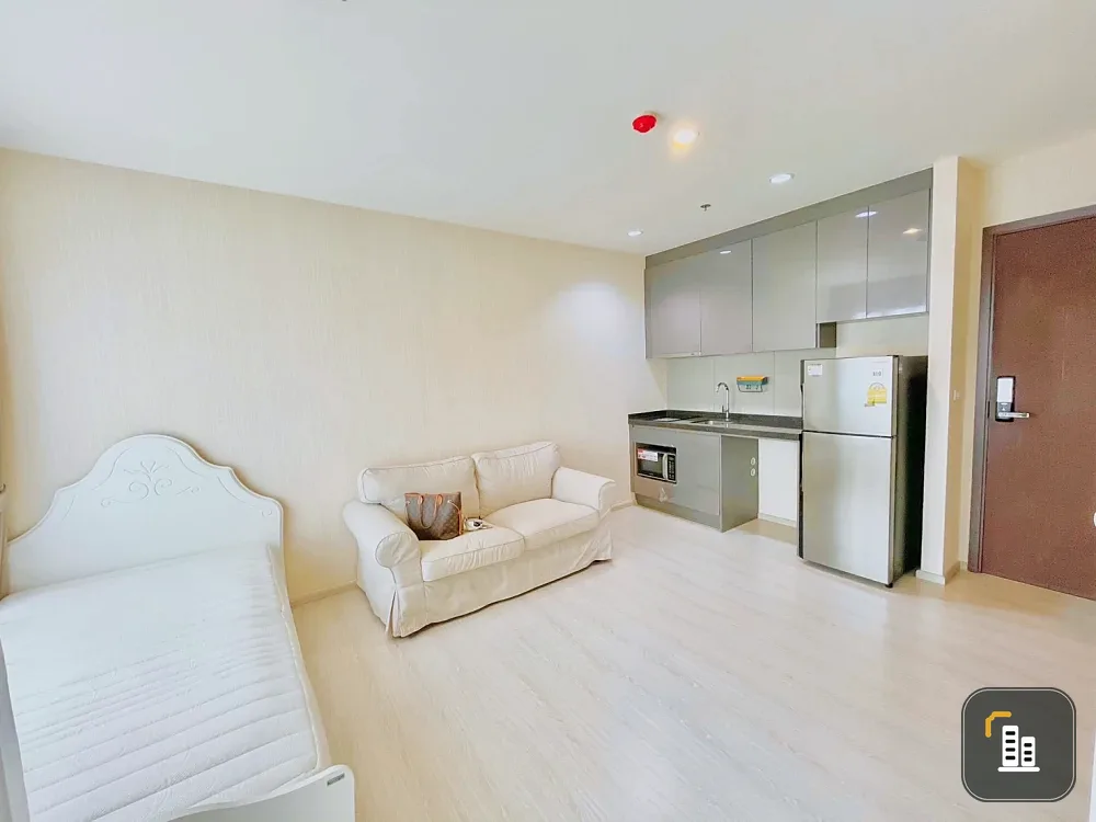 For sale: Rhythm Asoke, a nice room, fully furnished, beautiful view, no buildings blocking the view, reserve now!