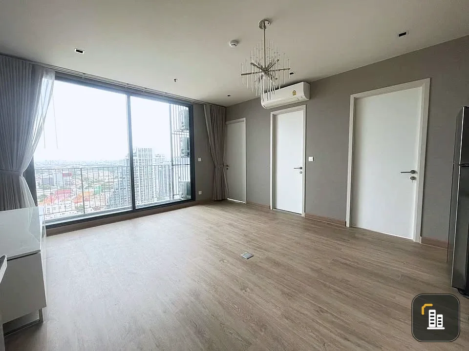 For rent: The Reserve Phahonyothin-Pradipat, 23rd floor, corner room, very beautiful view, complete with electrical appliances, hurry and book now.