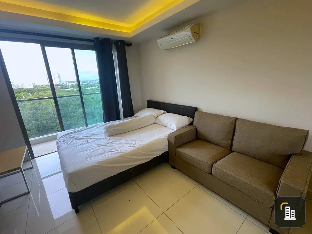 For rent Laguna Beach Resort Jomtien Studio room, good location, beautiful view, not blocked, hurry and book now!
