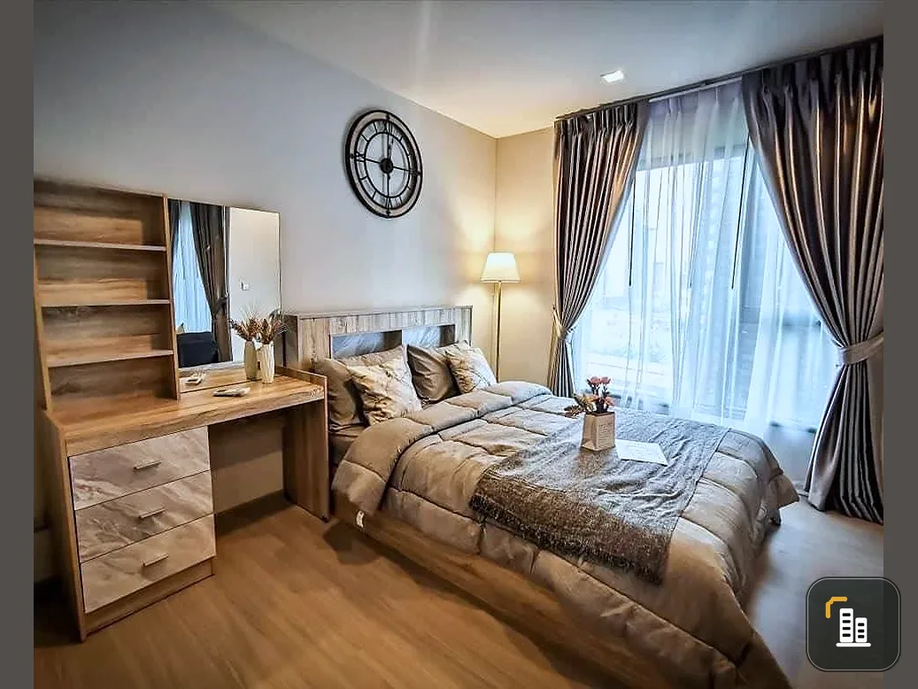 For rent: Life Asoke-Rama 9, ready to move in, fully furnished, appliances included, just bring your own luggage and move in. Don't miss out!