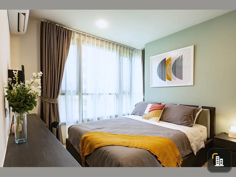 For sale or rent!! XT Huai Khwang Condo, a rare corner unit, fully furnished and inviting. Don't wait! Reserve now!!