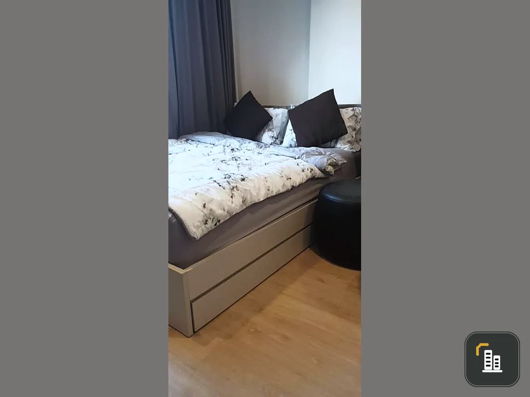 Condo for sale Ideo Sathorn-Thaphra. The room is decorated very nicely. Tight furniture, tight electrical appliances Don't wait, hurry and book now.
