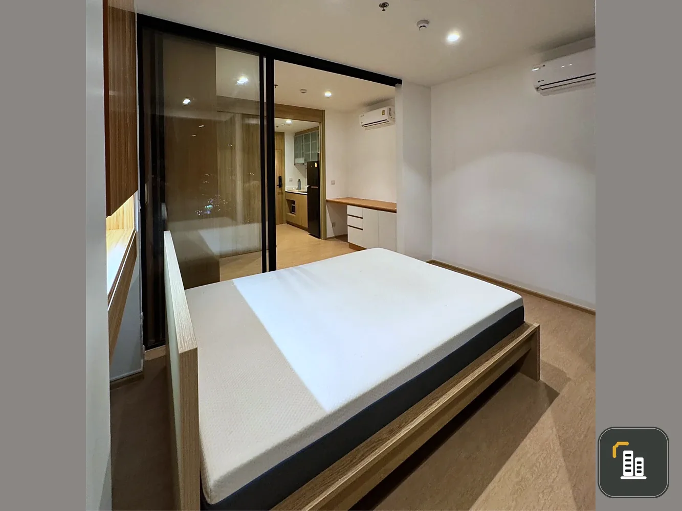 For rent: Maru Ladprao 15, 19th floor, private, west side, only five rooms, very private, hurry and reserve now.