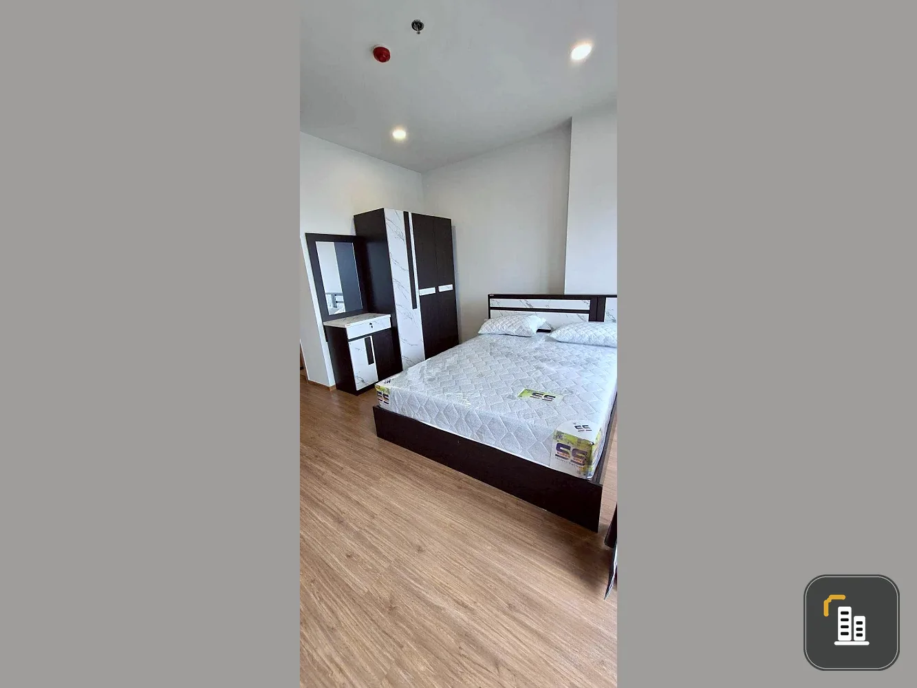 For rent!! The Living Phetkasem 37, 27th floor, Building B, beautiful room, fully furnished, ready to move in. Reserve now!!