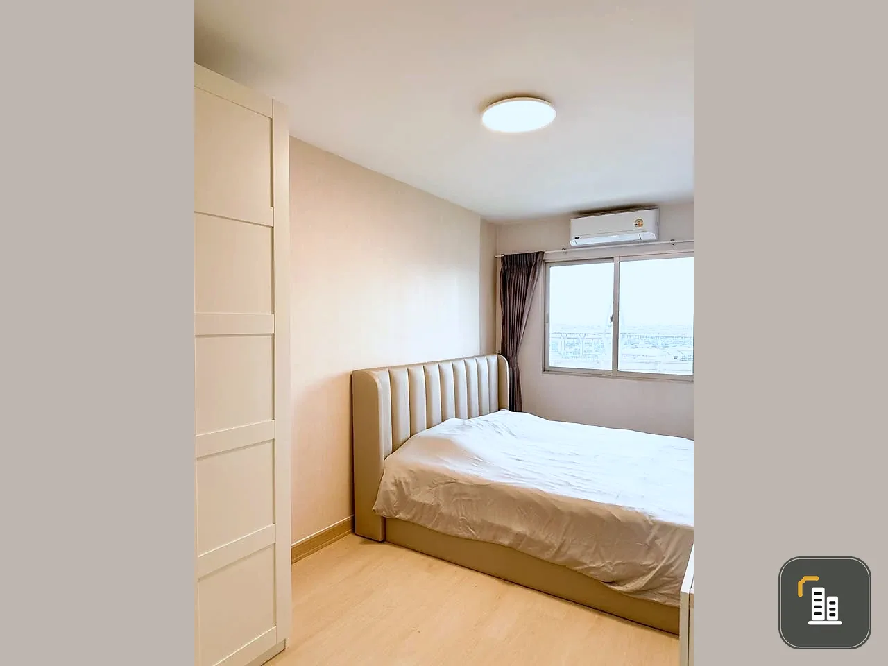 For sale SV City Rama 3 on the 15th floor, Tower 7, Chao Phraya River view, including good furniture, ready to move in, don't delay.