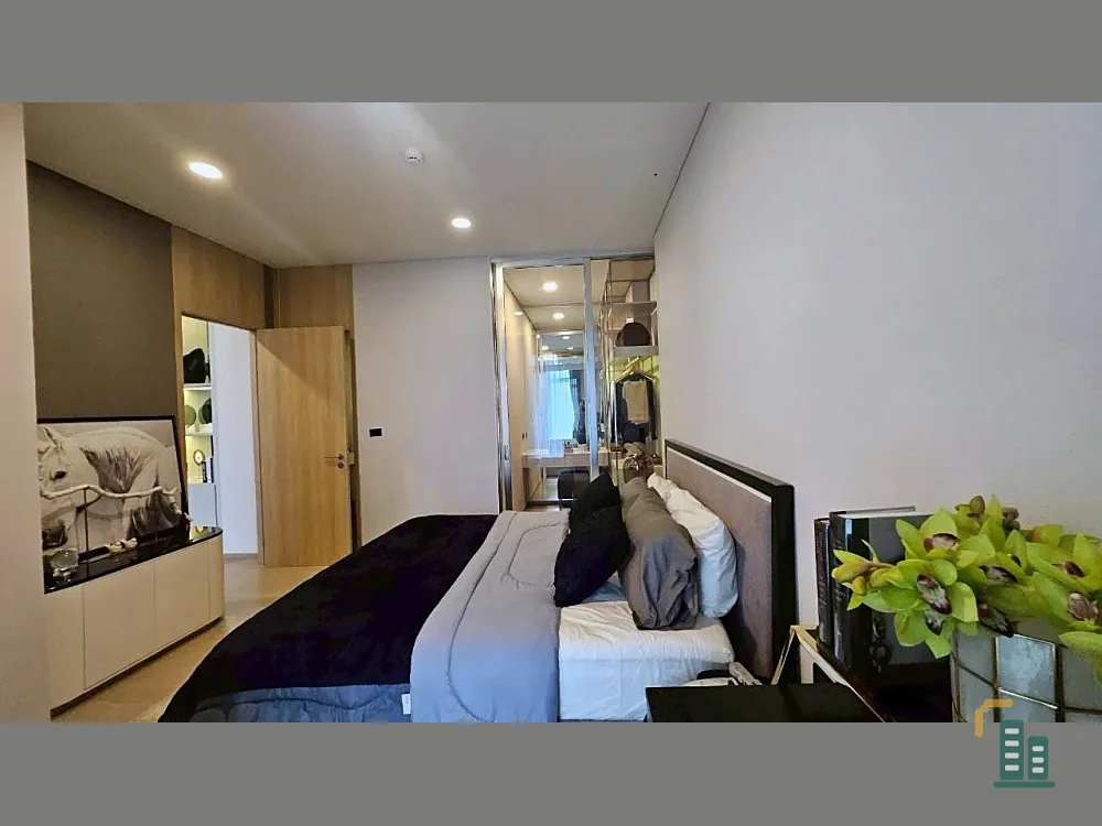 For rent: Siamese Exclusive Sukhumvit 42, spacious room with plenty of usable space, pool and garden view, with quality furniture. Reserve now!