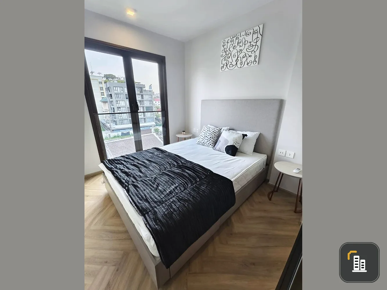 Chapter Thonglor 25 for rent, well-proportioned room, fully furnished, complete with electrical appliances, ready to move in.