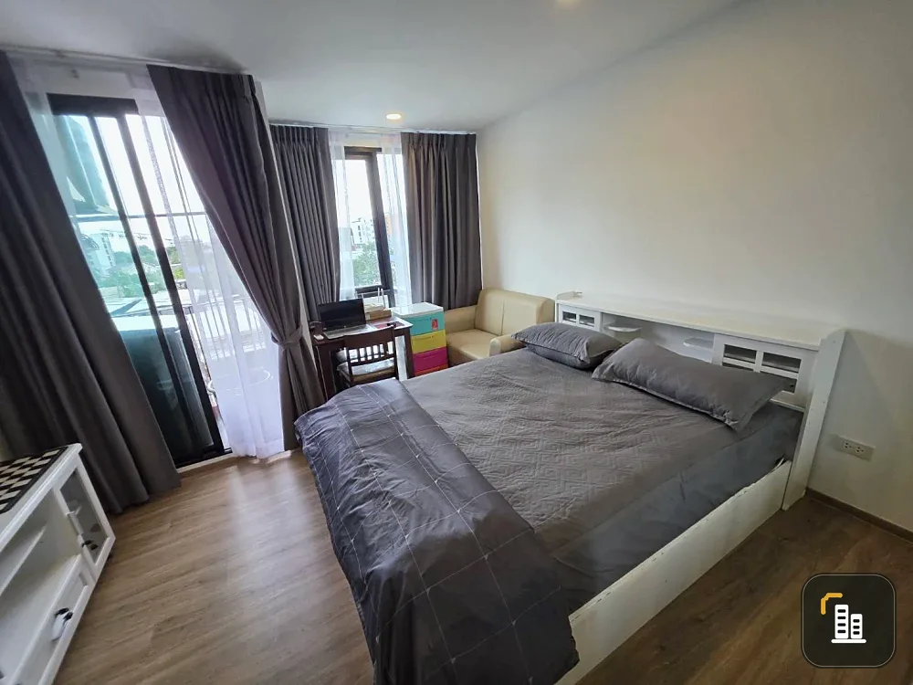 For rent: Cybiq Ratchada 32, Building I, 5th floor, fully furnished, just bring your bags and move in.