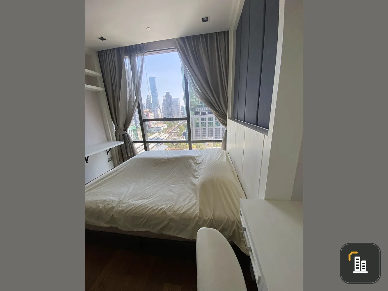 Urgent sale! The Bangkok Sathorn, spacious room with lots of usable space, good price, hurry and reserve now, don't delay.