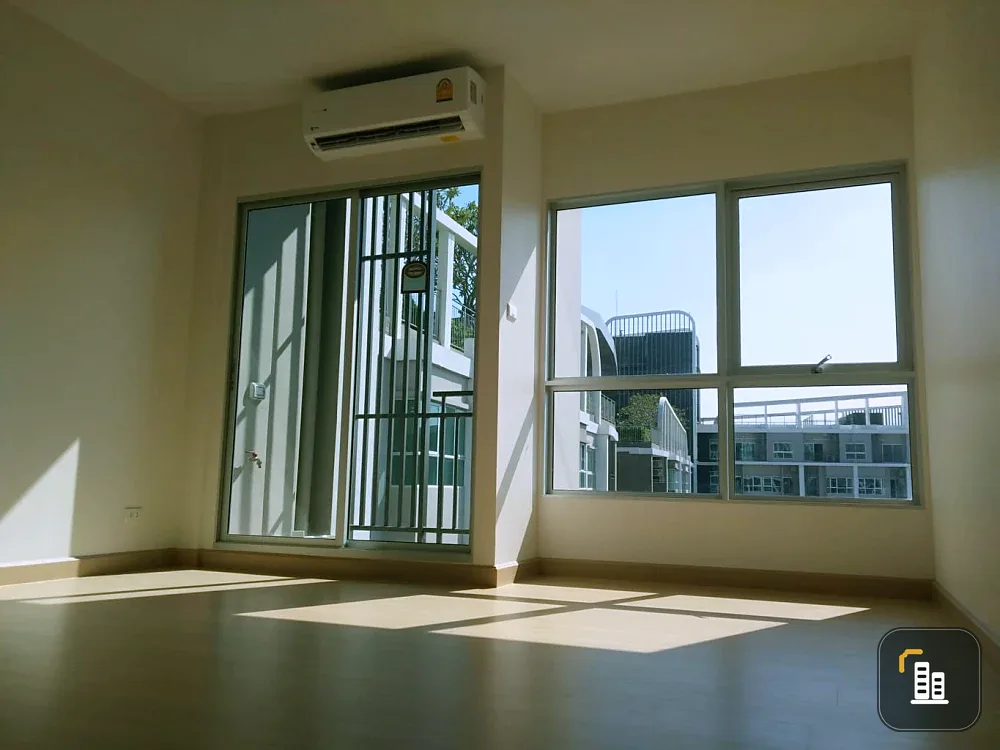 Condo for sale or rent, Supalai Veranda Rama 9, empty room, 30th floor, swimming pool view, reasonable price, come and reserve now.