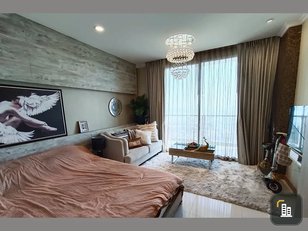 For rent: The Riviera Wong Amat Beach, north-facing room, good location, comes with complete facilities, don't miss it.