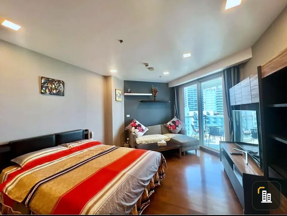 For rent: The Palm Wongamat Beach Pattaya, a nice room with complete furniture, good location, beautiful view, reserve now.