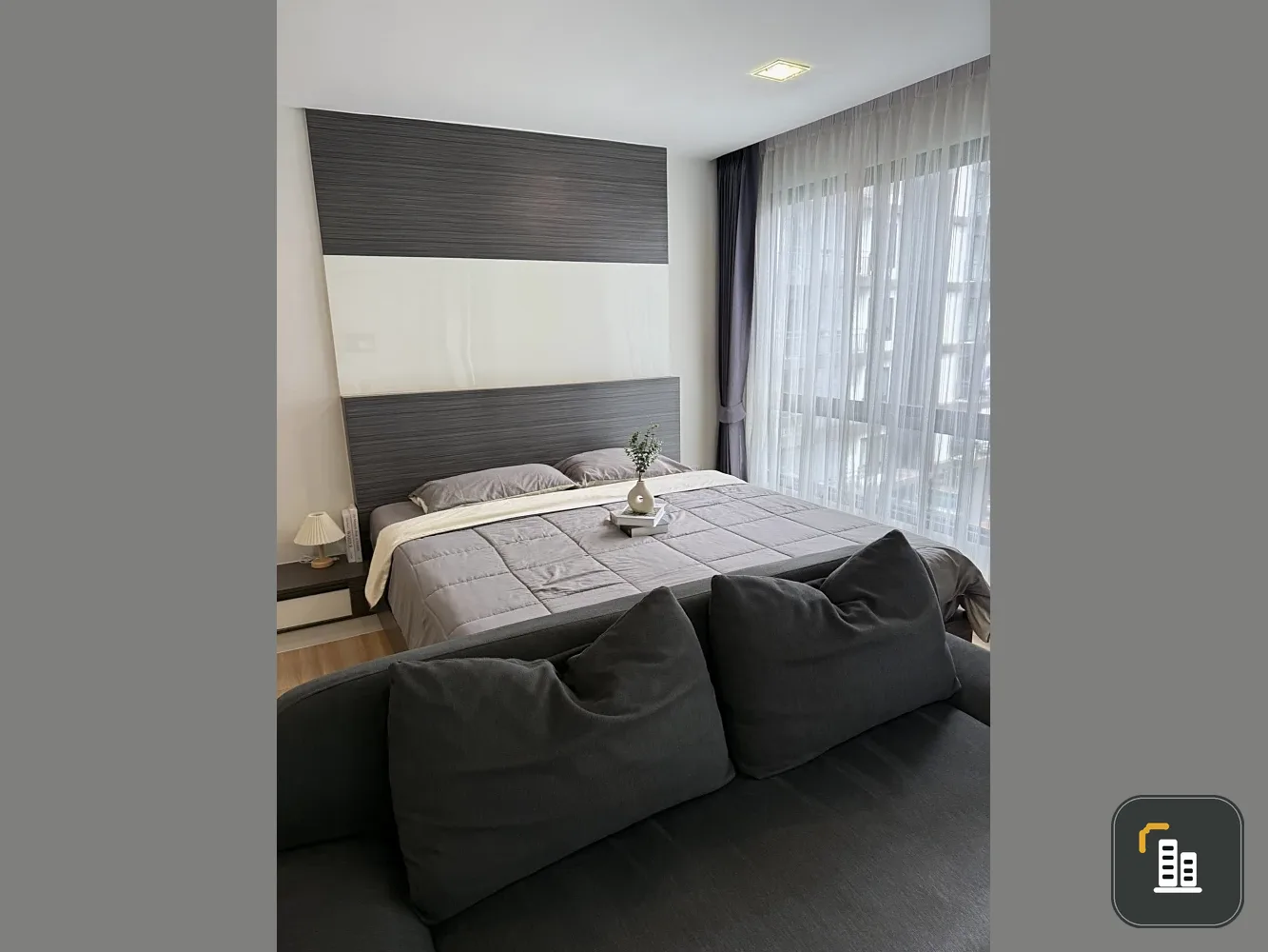 For sale: Living Avenue Bangsaen Studio room, decorated in a cool theme, comes with complete furniture. Reserve now!