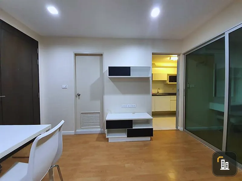 Casa Condo Ratchada-Thapra 1, a condo close to BTS, very convenient for travel, simple and beautiful room, looks charming, for sale or rent.