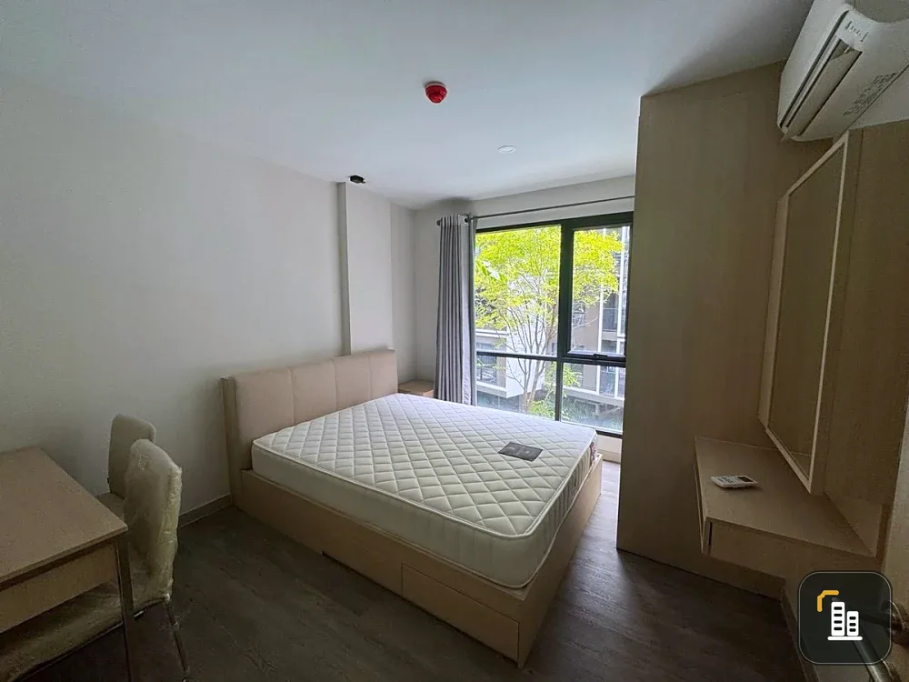 For sale or rent: The Shade Sathorn 1, 3rd floor, pool view, fully furnished, nice to live in. Reserve now, don't miss out!