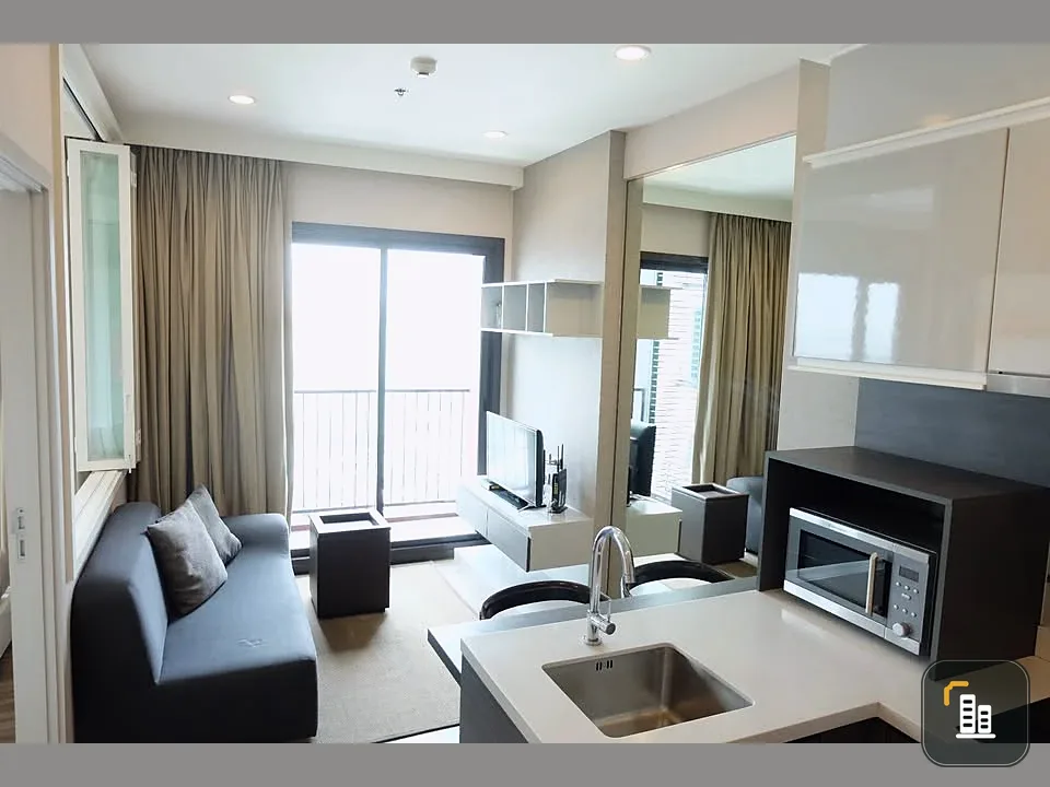 For rent: Wyne Sukhumvit, room on the highest floor with a stunning city view. Very beautiful. Just bring your luggage and you can move in.