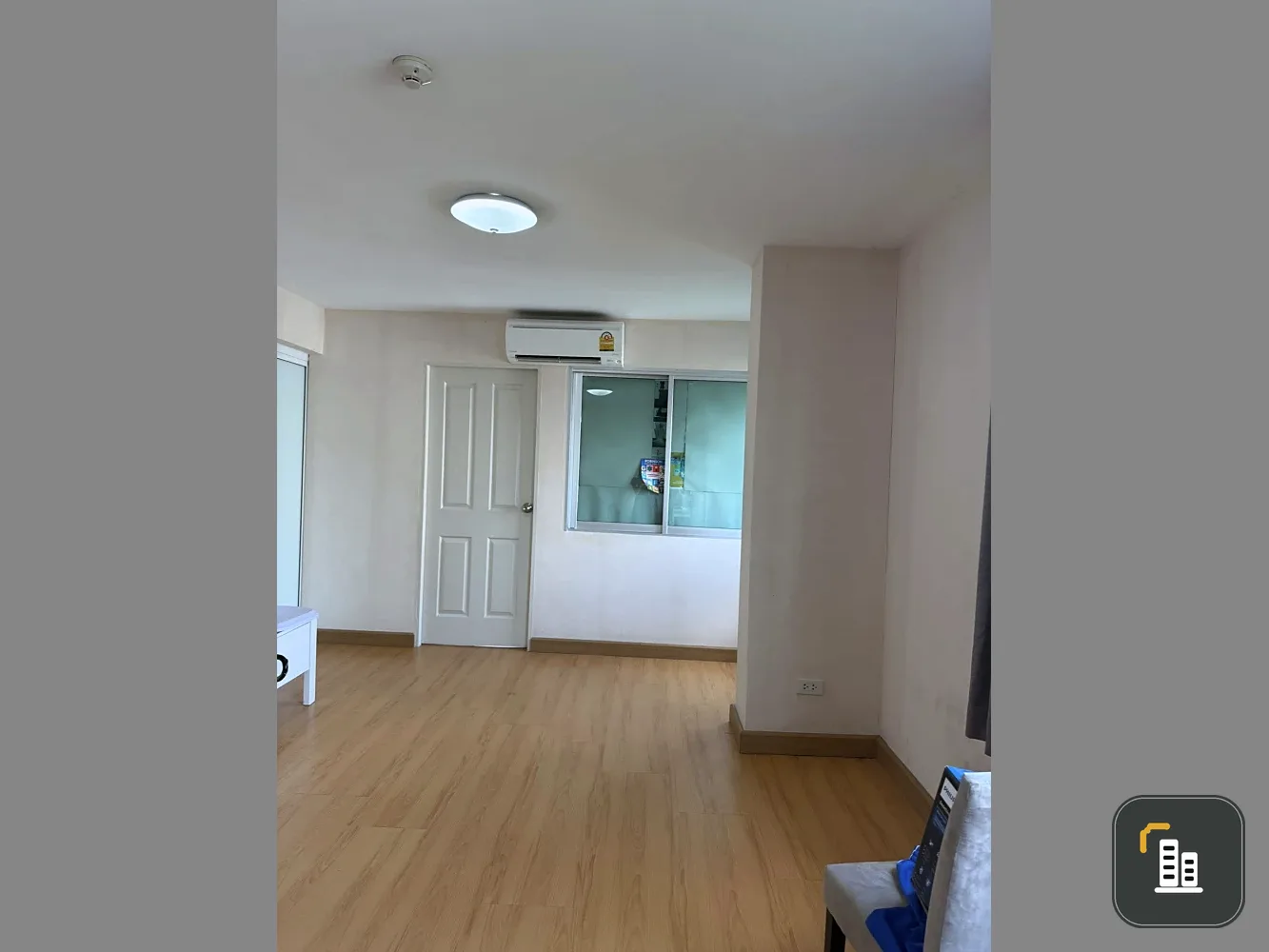 For rent: The Rise B, 1 bedroom, 1 bathroom, good location, convenient transportation, don't miss this great deal.