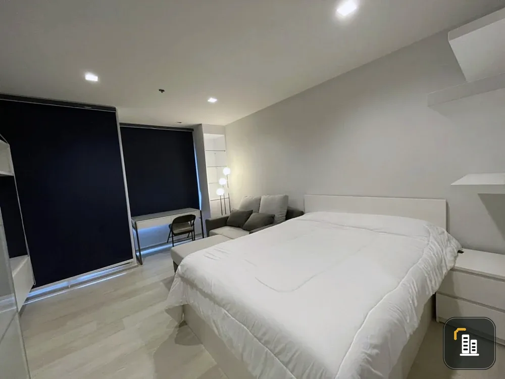 For rent: Life One Wireless, a nice room on the 10th floor, fully furnished, just bring your bags and move in.