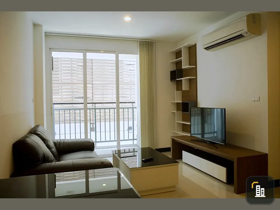 For sale: Vogue Sukhumvit 16, fully furnished with air conditioning and other electrical appliances. Move in now, don't delay.