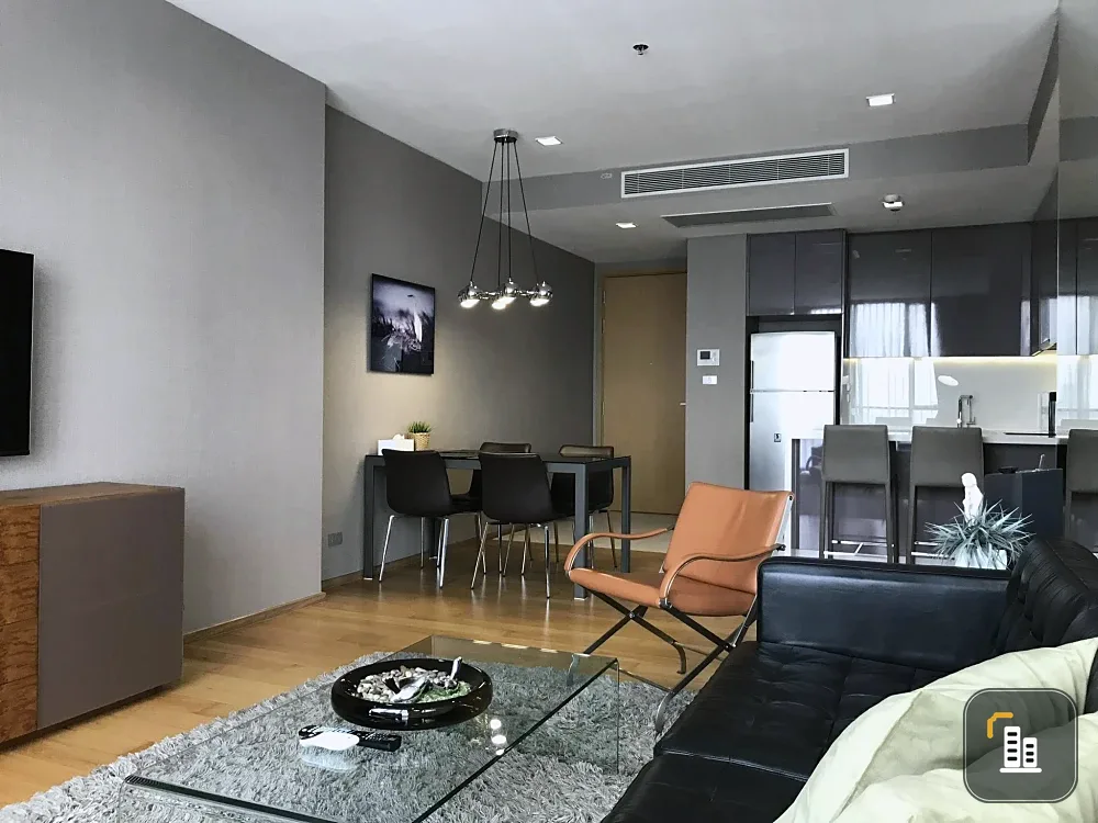 For rent: Hyde Sukhumvit 13, 2 bedrooms, 2 bathrooms, with bathtub, corner room, very high floor, book now and you won't be disappointed.