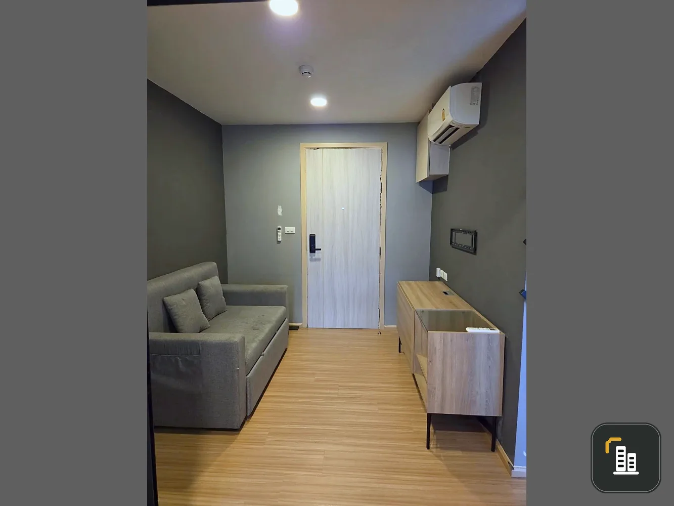 For rent: Chewathai Hallmark Ladprao-Chokchai 4, corner room, privacy, comes with complete facilities. Good like this, hurry and reserve now.