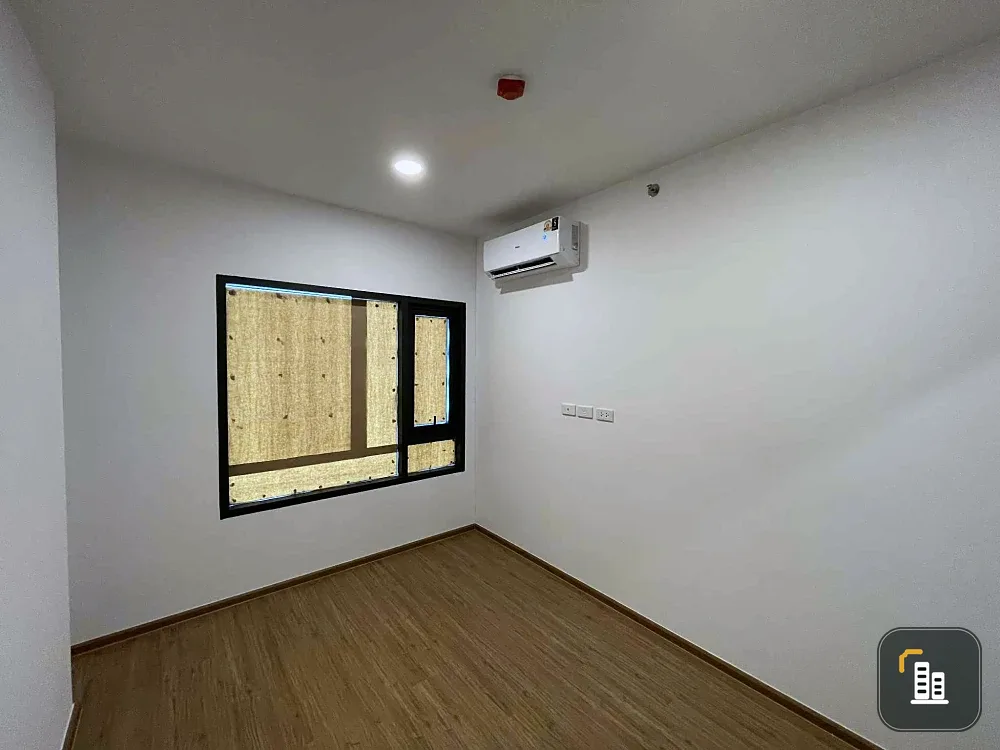 Selling down payment for The Livin Ramkhamhaeng, 14th floor, good project, good location, reserve now, don't miss out.