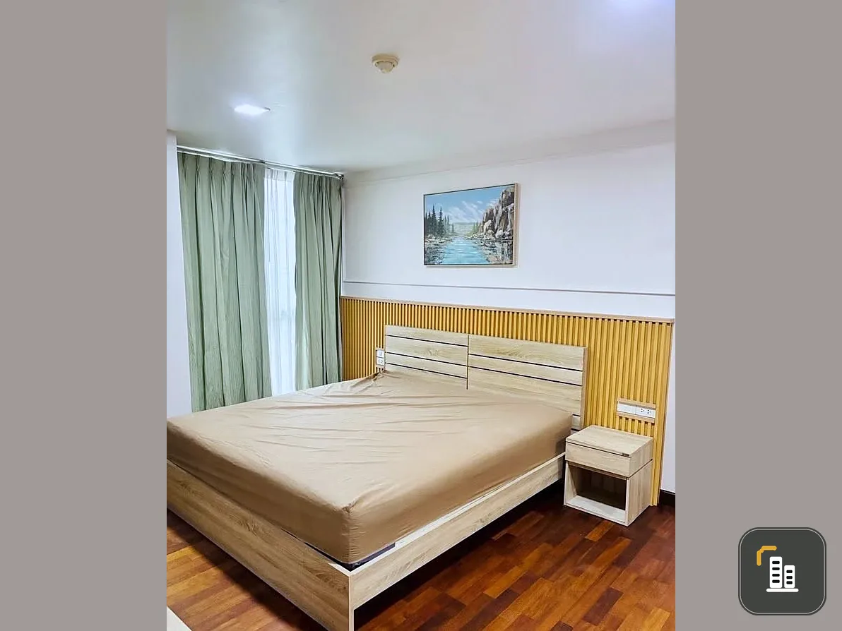 For rent: DLV Thonglor 20, spacious room with plenty of usable space, decorated in a Muji style tone, comes with complete furniture. Reserve now!