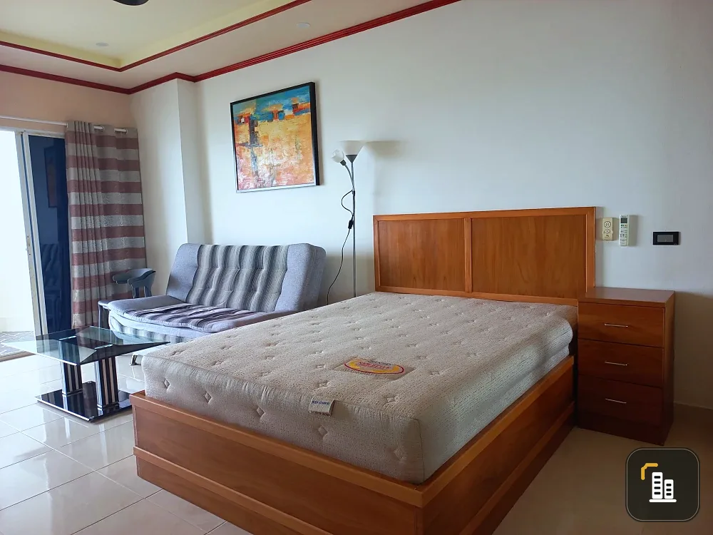 For sale View Talay Jomtien Condominium 1-8, spacious rooms, lots of usable space, good location, beautiful sea view, don't miss it.