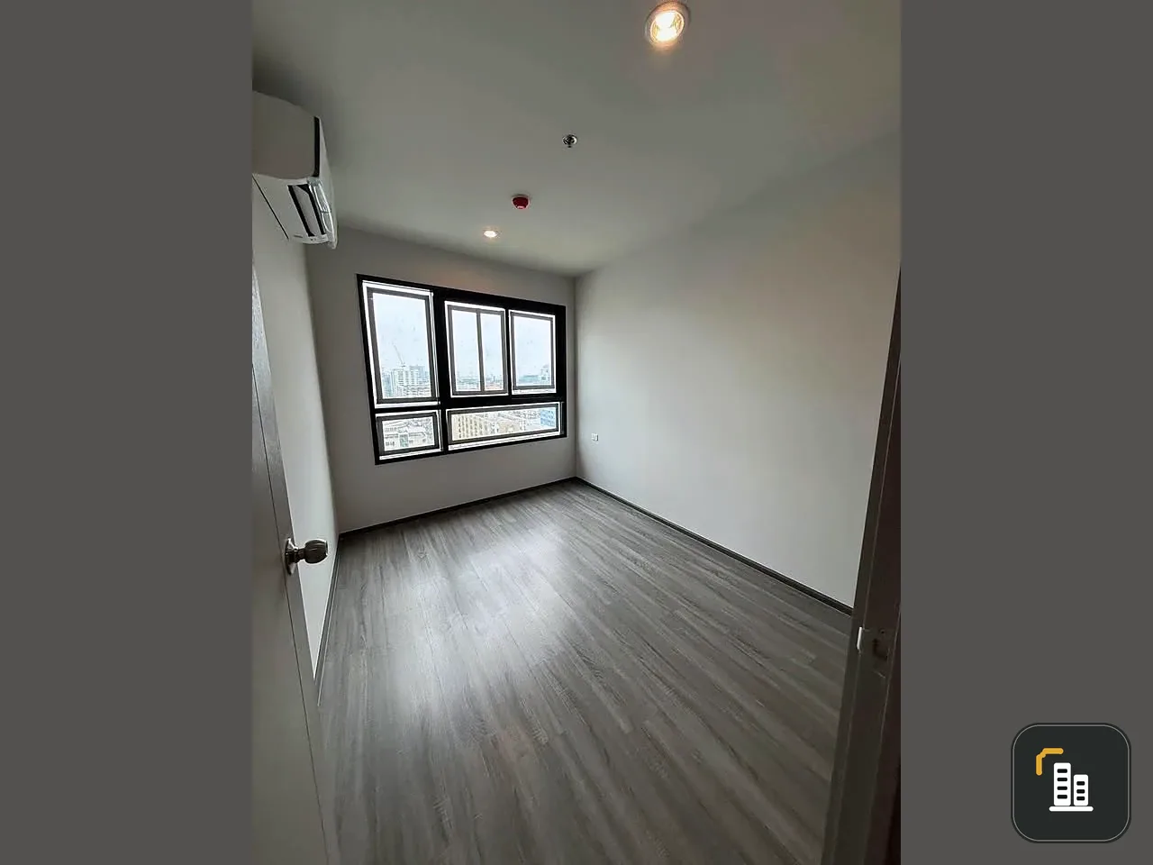 Condo for sale, Ideo Ramkhamhaeng - Lamsalee Station, 12th floor, good location, south facing, open view + swimming pool view, reserve now!