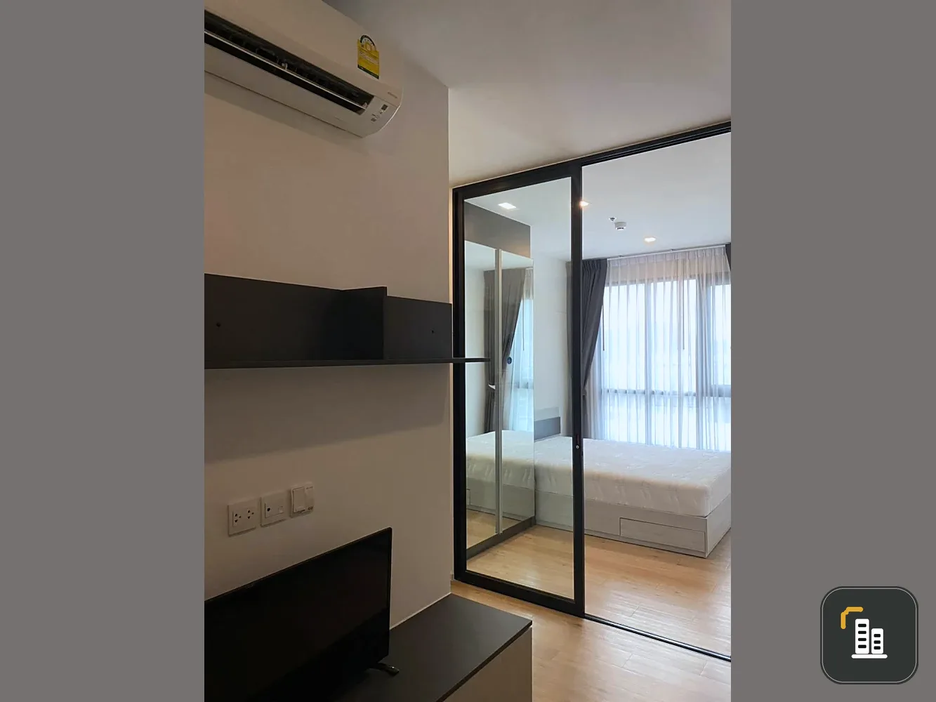 For rent: Notting Hill Laem Chabang-Sriracha. Room on the 8th floor, not next to the elevator, not next to the garbage room. Fully furnished. Hurry an