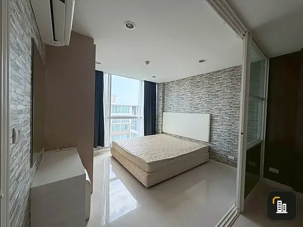 Urgent sale! Element Srinakarin, separate room with wallpaper, great value, reserve now!