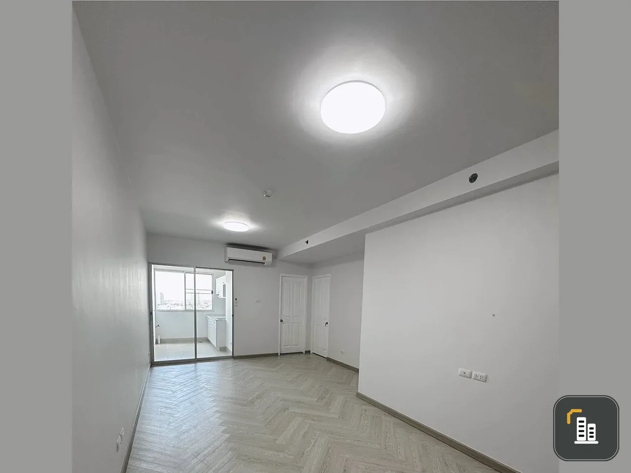 For sale: Supalai Park Tiwanon, high floor, spacious, comfortable, pool view, north-facing room. A great deal, if you don't reserve, you'll miss out++