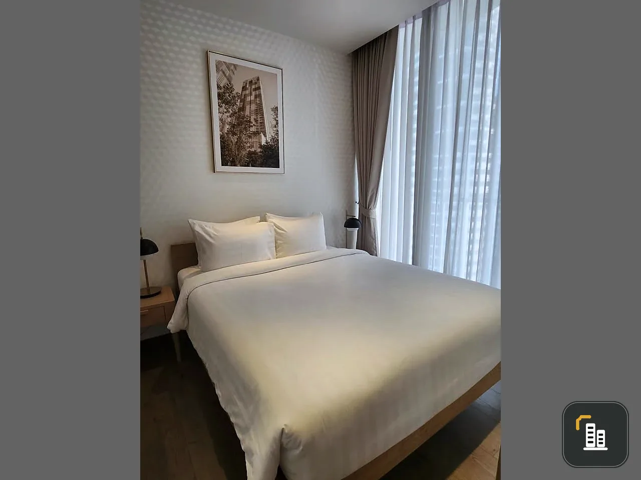 For rent Condo Park 24 Origin Phrom Phong, a luxury condo in the heart of the city. Beautiful room, fully furnished, ready to move in. Don't miss it!!