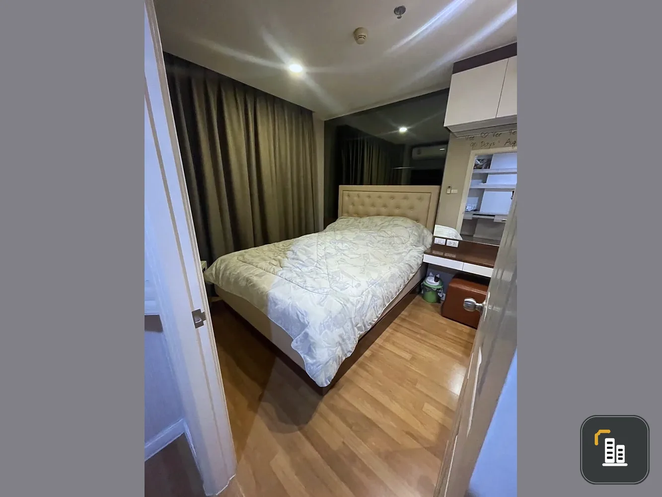 For sale: Lumpini Park Riverside - Rama 3. Lovely room with built-in walls and quality furniture. Beautiful river view. Don't miss it!