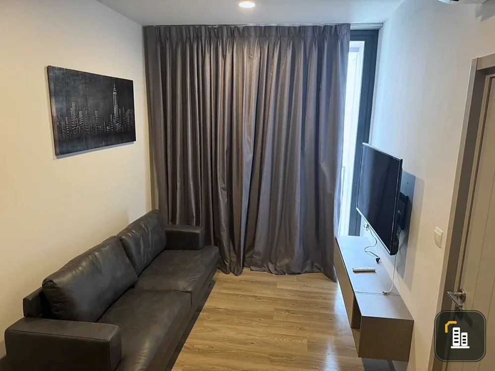 For rent: Oka Haus Sukhumvit 36, 25th floor, spacious room, fully furnished, nice to live in. Reserve now, don't delay.