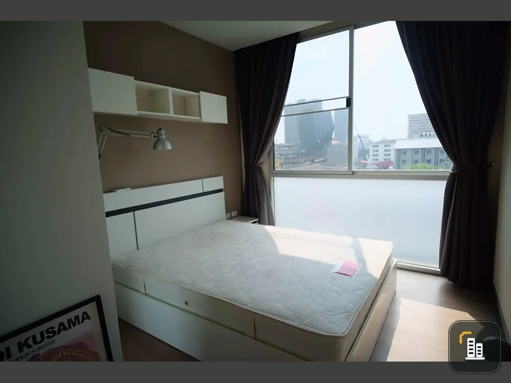 For rent: Chewathai Ramkhamhaeng. Room on the 6th floor. Fully furnished and equipped. Just bring your bags and move in.