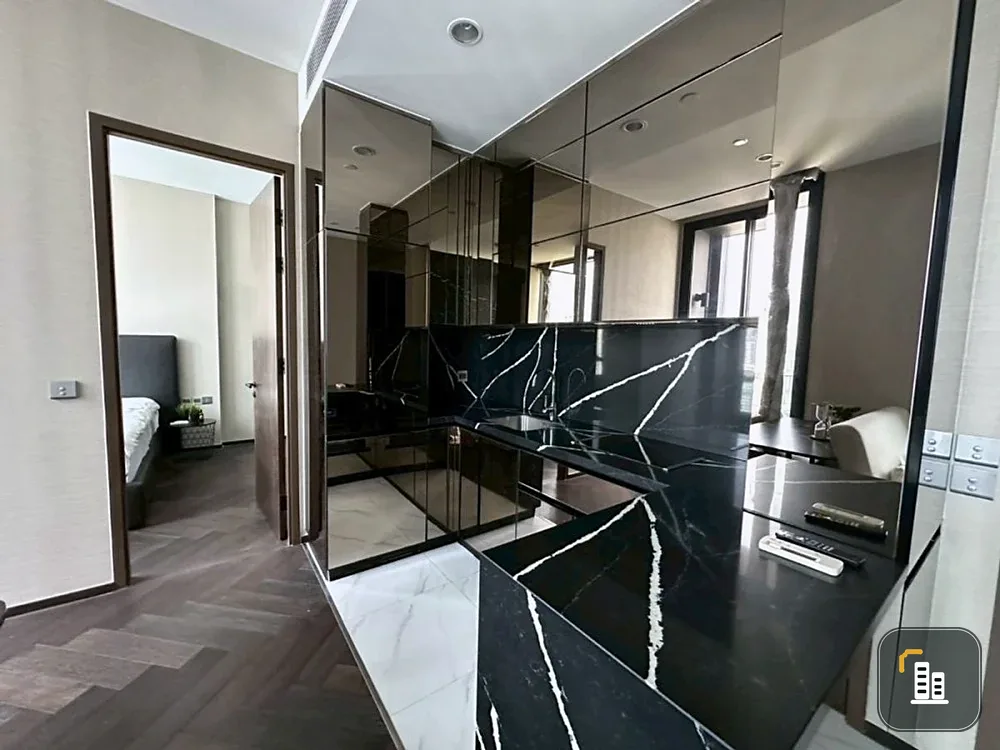 For rent: The Esse Sukhumvit 36, spacious room, comfortable, fully furnished, nice to live in, reserve now!