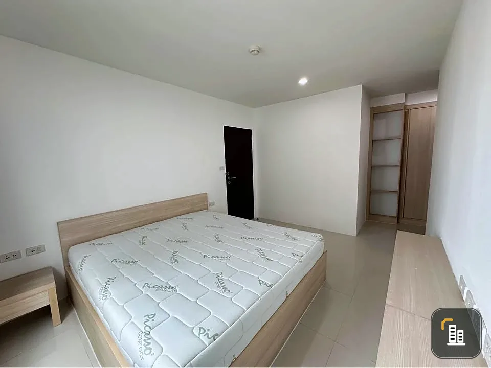 For sale: Park Siri Condo Resort Bangsaen, 1 bedroom, 1 bathroom, open view, cool breeze, fully furnished, reserve now!