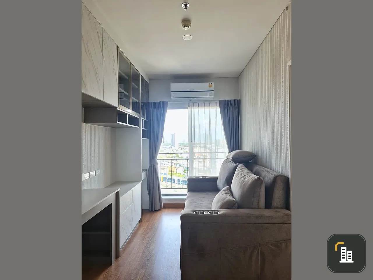 Urgent sale!! Lumpini Place Ratchada-Sathorn Condo, 27th floor, beautiful room, fully furnished, ready to move in. Don't miss out!!